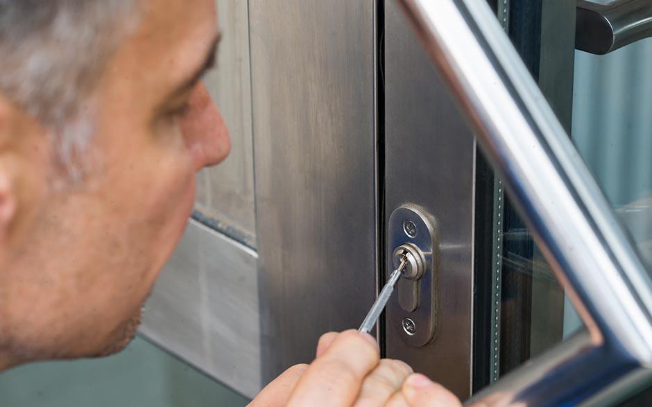 professionnalisme serrurier prix changement serrure Montreuil